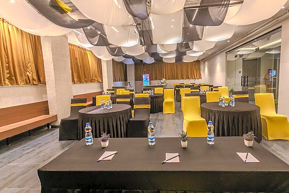 World Inn Hotel