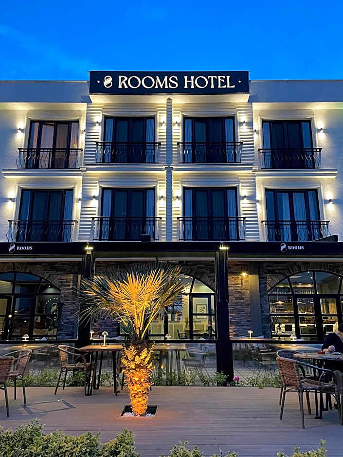 8 Rooms Hotel