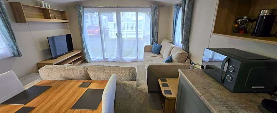 J2 static caravan at Fairway Holiday Park