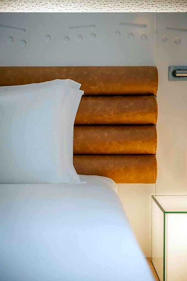 The Morrison Dublin, Curio Collection by Hilton