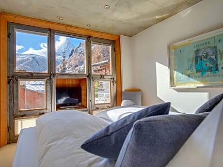 Duplex Two-Bedroom Apartment with Matterhorn View and Roof Terrace