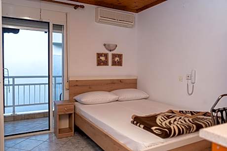 Double Room with Balcony and Sea View