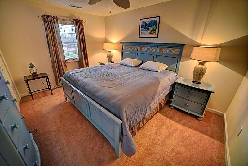 River Oaks Golf Resort