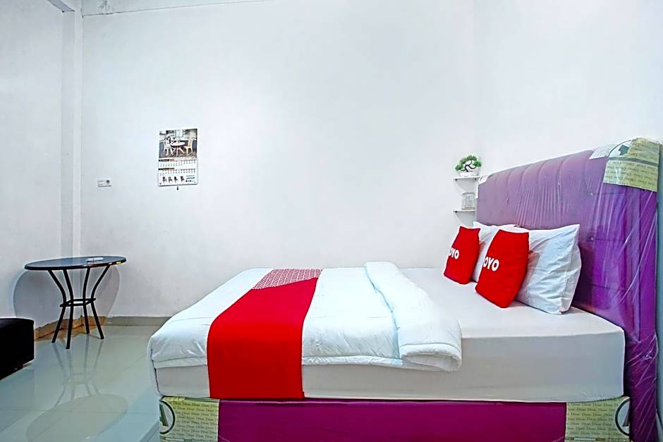 OYO Life 90587 Domen Homestay Syariah