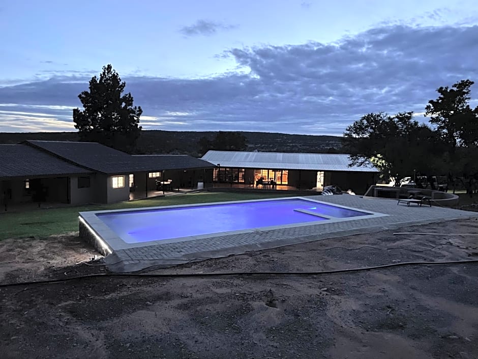Kransberg Country Lodge Guest Farm