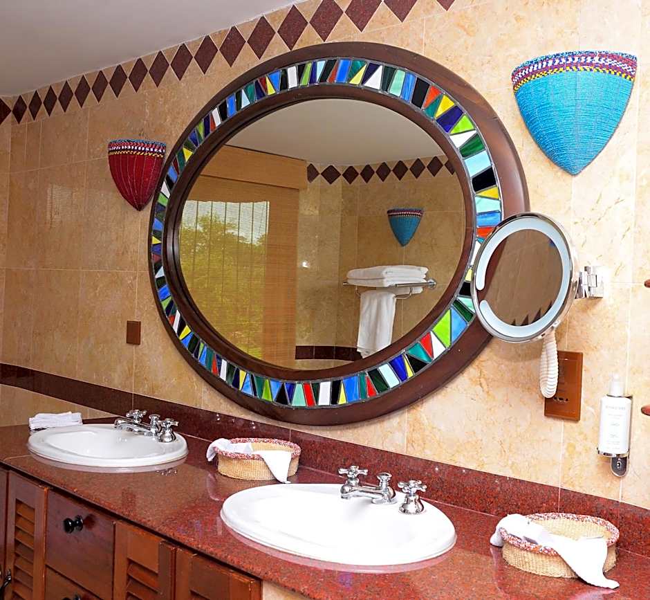 Amboseli Serena Safari Lodge