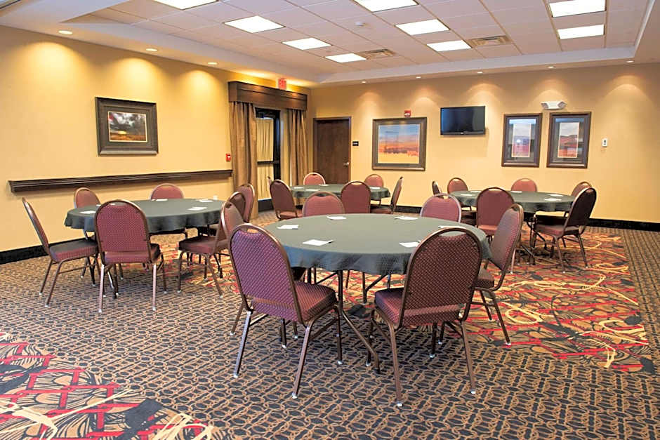 Hampton Inn By Hilton & Suites Bismarck Northwest