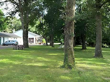 Motel Les Broussailles