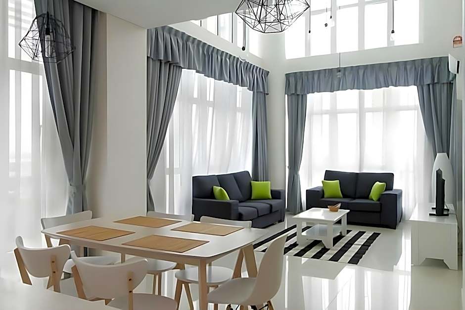 Holi 1Medini Suites Legoland