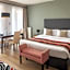 Escala Hotel & Suites