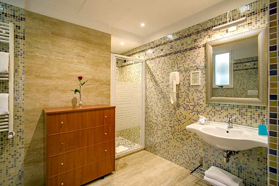 Aurelius Art Gallery Hotel