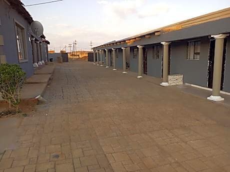 Godmill City Guesthouse Taung