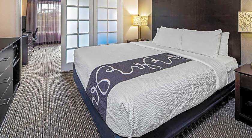 La Quinta Inn & Suites by Wyndham Anaheim Disneyland