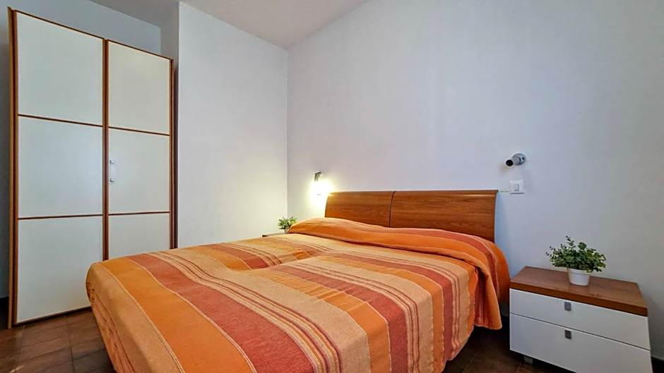 Cozy flat in residence with swimming pool-Beahost