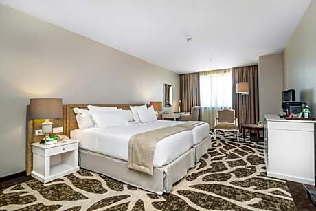 Premium Twin Room with River View