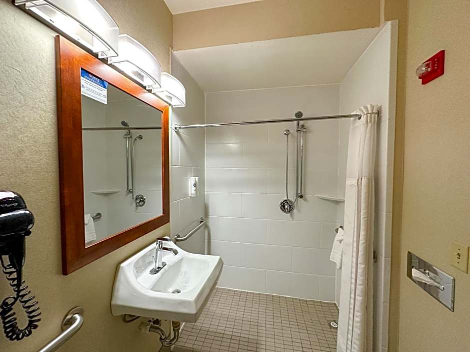 Comfort Inn & Suites Geneva- West Chicago