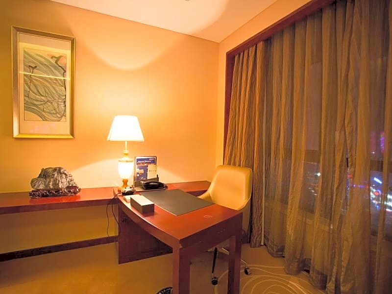 Howard Johnson Nanshan Plaza Bengbu Hotel