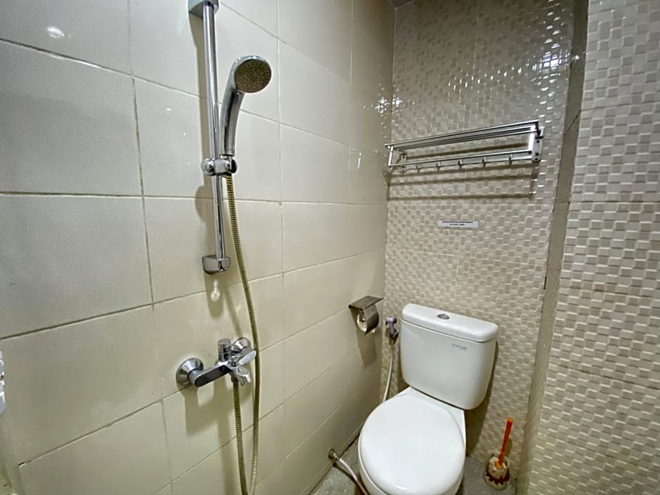 Penginapan Star Ambon Mitra RedDoorz