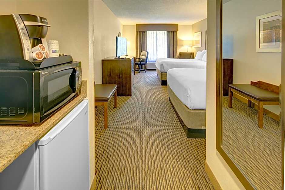 Holiday Inn Express Hotel & Suites Emporia By IHG
