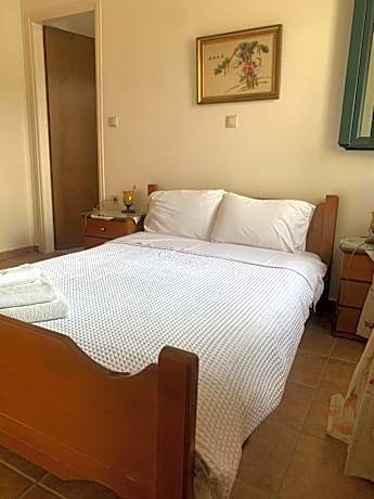 One-Bedroom Apartment with View