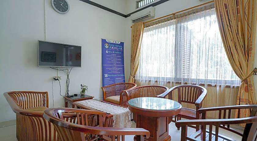 RedDoorz @ Avros Guest House Medan