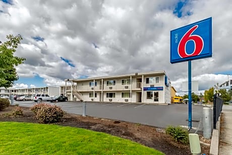 Motel 6-Beaverton, OR