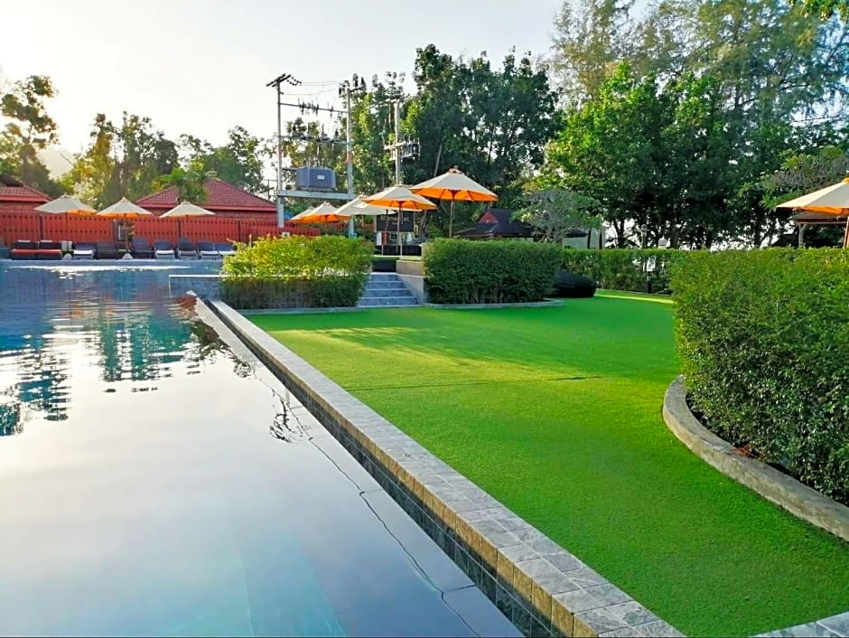 Maneetel Krabi Beachfront