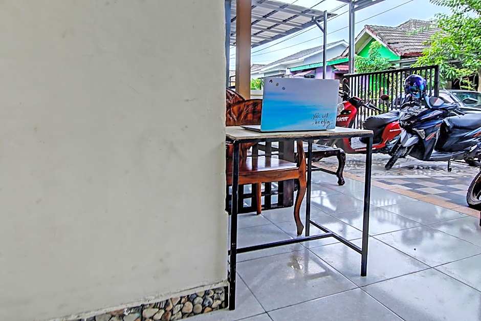 OYO Life 91268 Homestay Bu Erma Syariah