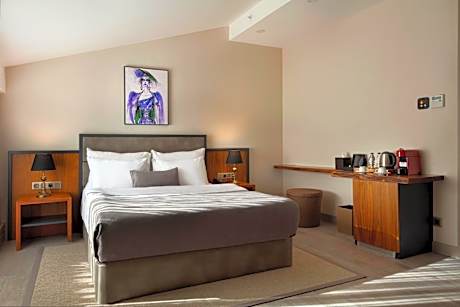 Deluxe Double Room with Balcony