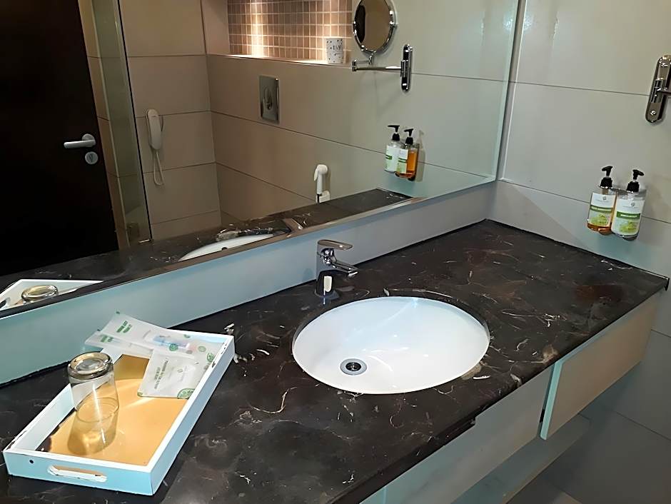 Lemon Tree Hotel Candolim Goa