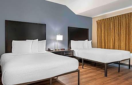 Deluxe Studio with 2 Double Beds - Non-Smoking