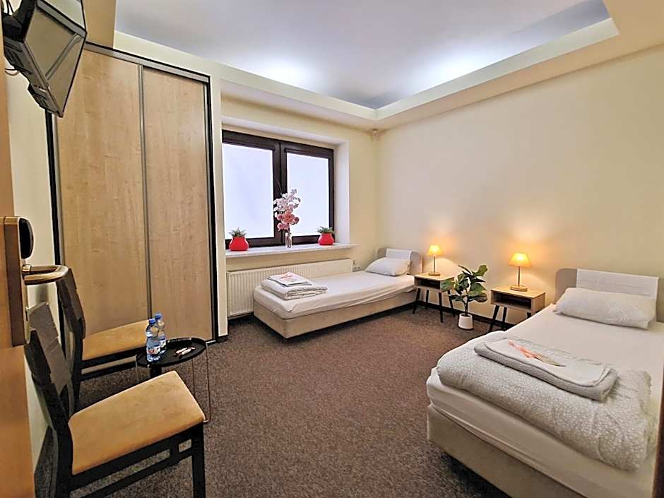 Hostel Helvetia - Private Rooms in City Center