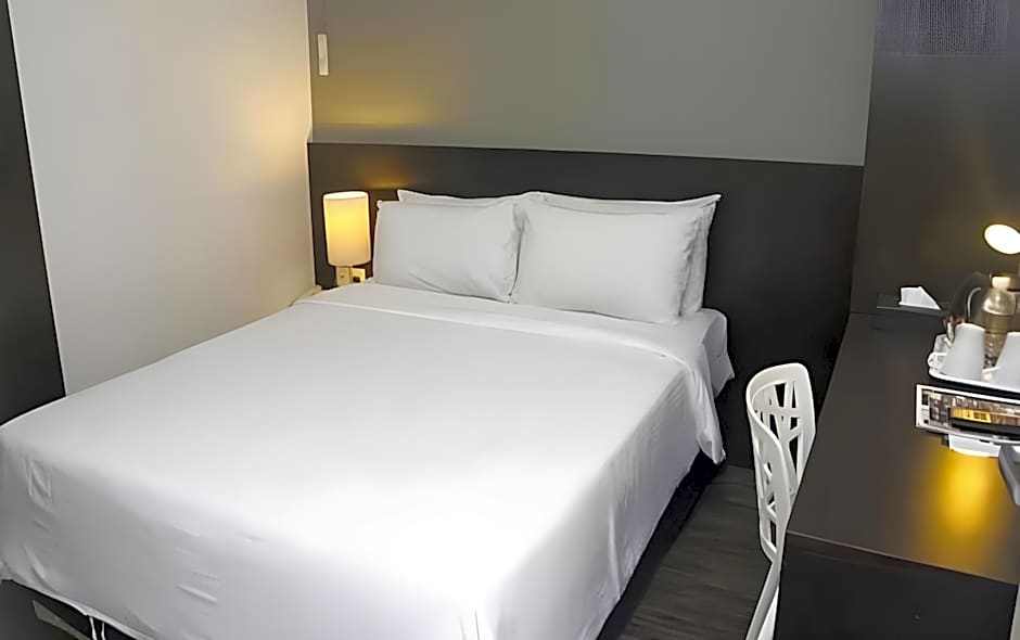 Vivo Hotel by StayZy