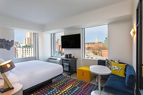 King Room with City View - Hearing Accessible