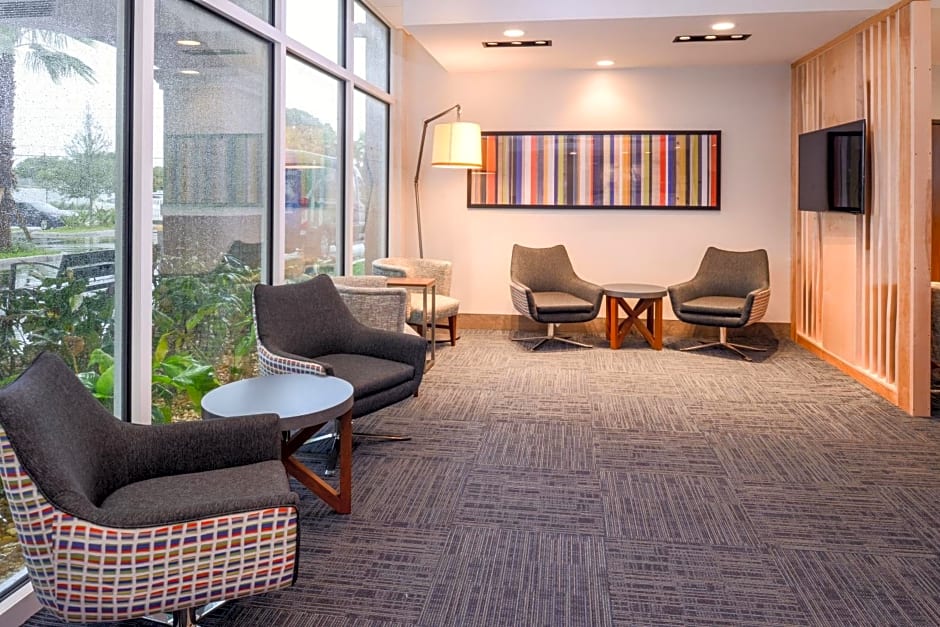Holiday Inn Express & Suites St. Petersburg - Seminole Area By IHG