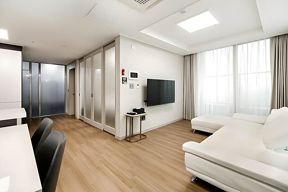 Paju Khills the terrace