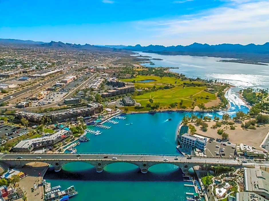 Holiday Inn Express and Suites Lake Havasu London Bridge By IHG