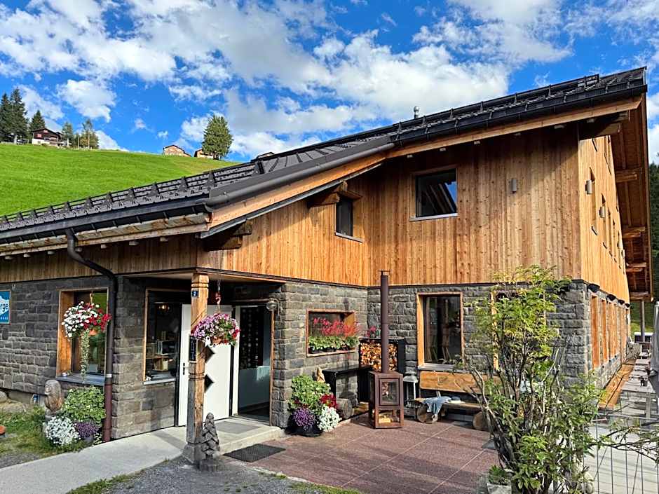 Berggasthaus Eggberge - Boutique Mountain Hotel - Access via Cablecar