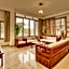 Spacious Garden Duplex near JW Marriott