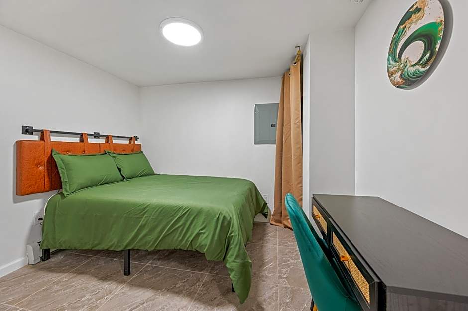 Upper East Side Luxury 3BR 2B 1700 square feet