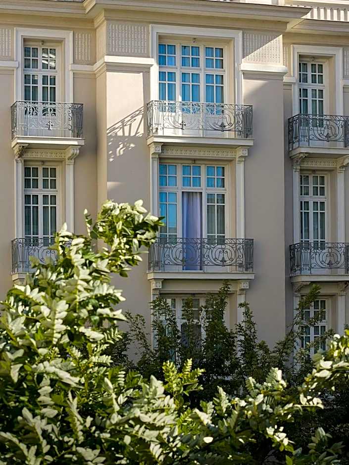 Excelsior Hotel