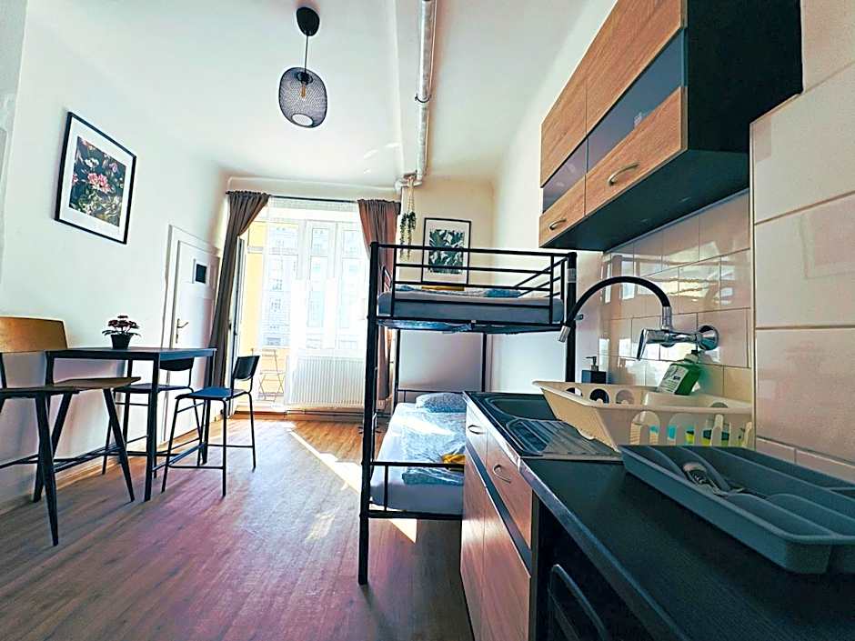 Black Style ROOMS Moravske namesti