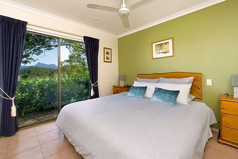 Hillcrest Mountain View Retreat