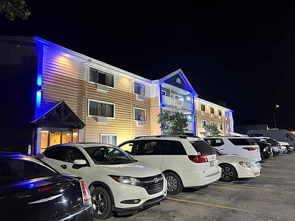 AmericInn by Wyndham Kearney