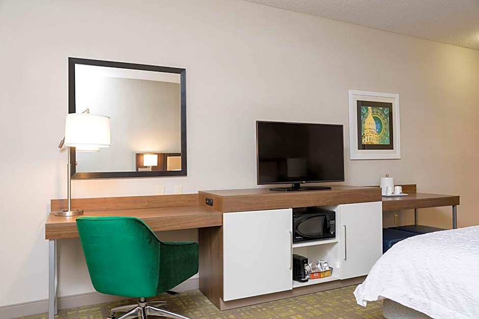 Hampton Inn By Hilton & Suites East Lansing/Okemos