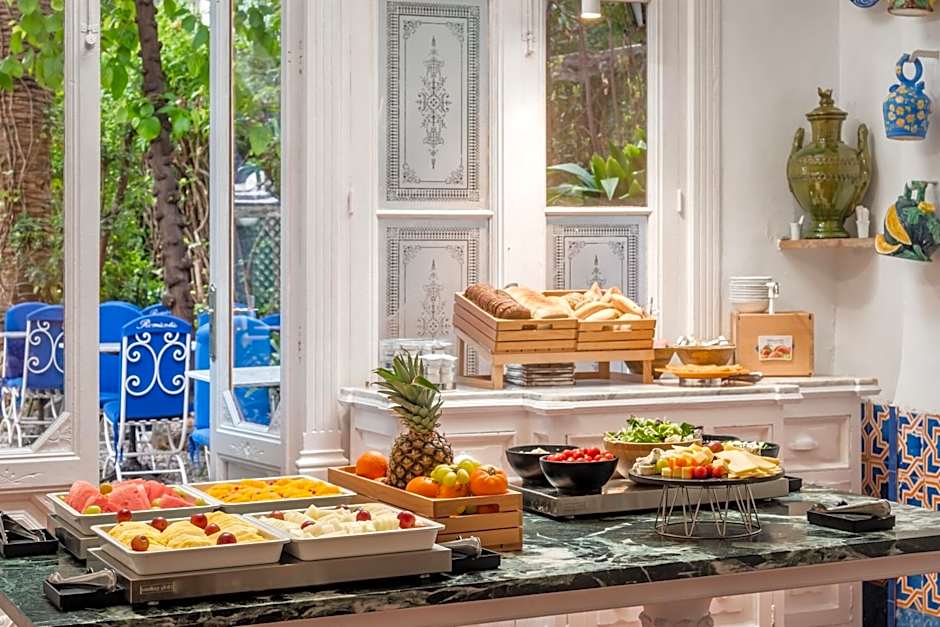 Hotel Medium Romantic