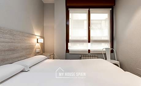 Twin Room with Private Bathroom