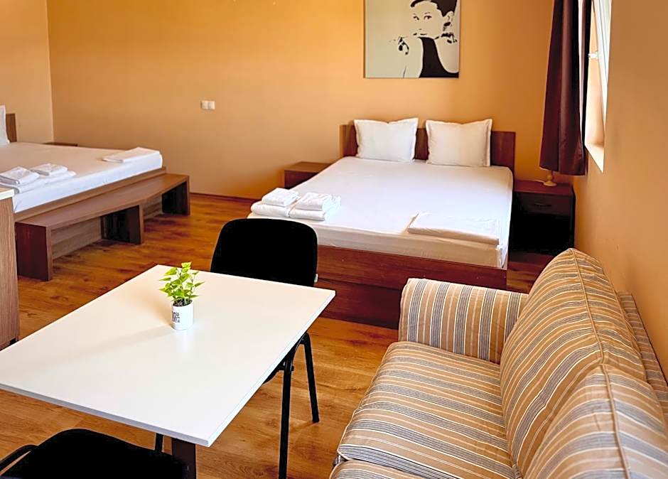 AirportStay bg - shuttle and parking