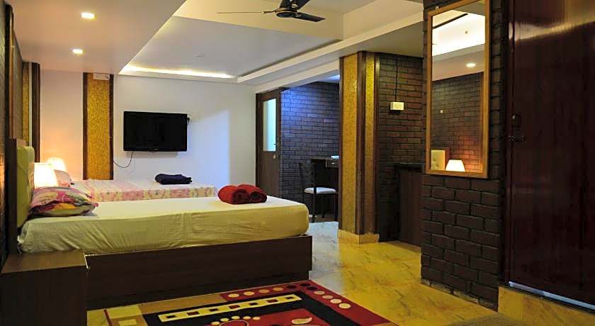 Round Cube Guest House
