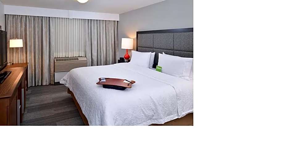 Hampton Inn & Suites By Hilton Calgary University Northwest